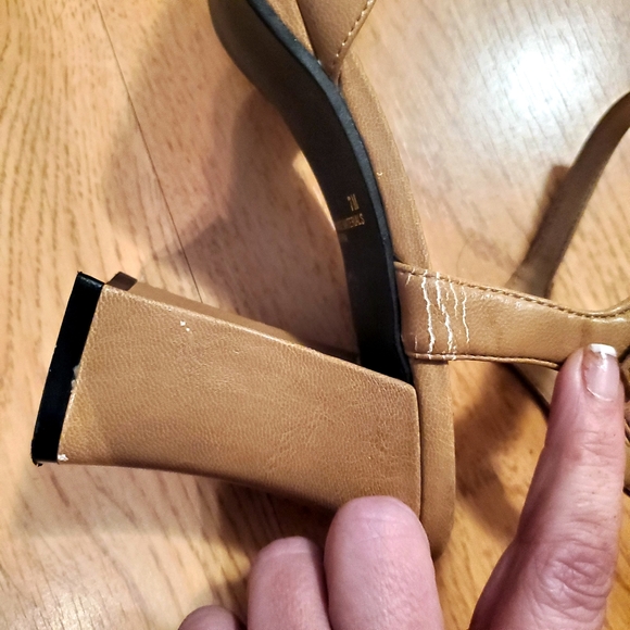 Rampage Size 7 open toe camel color sandals - Picture 8 of 8